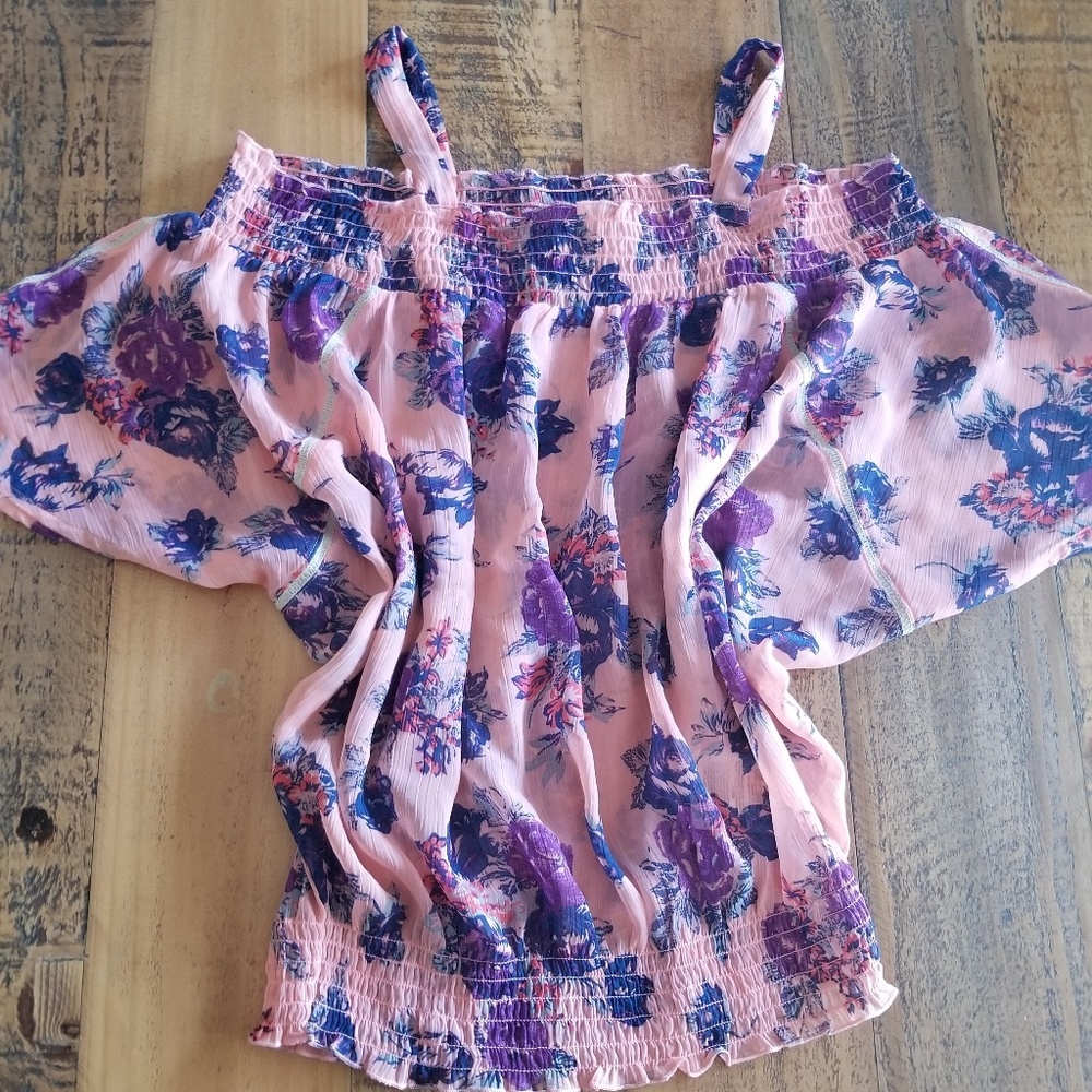 Guess top